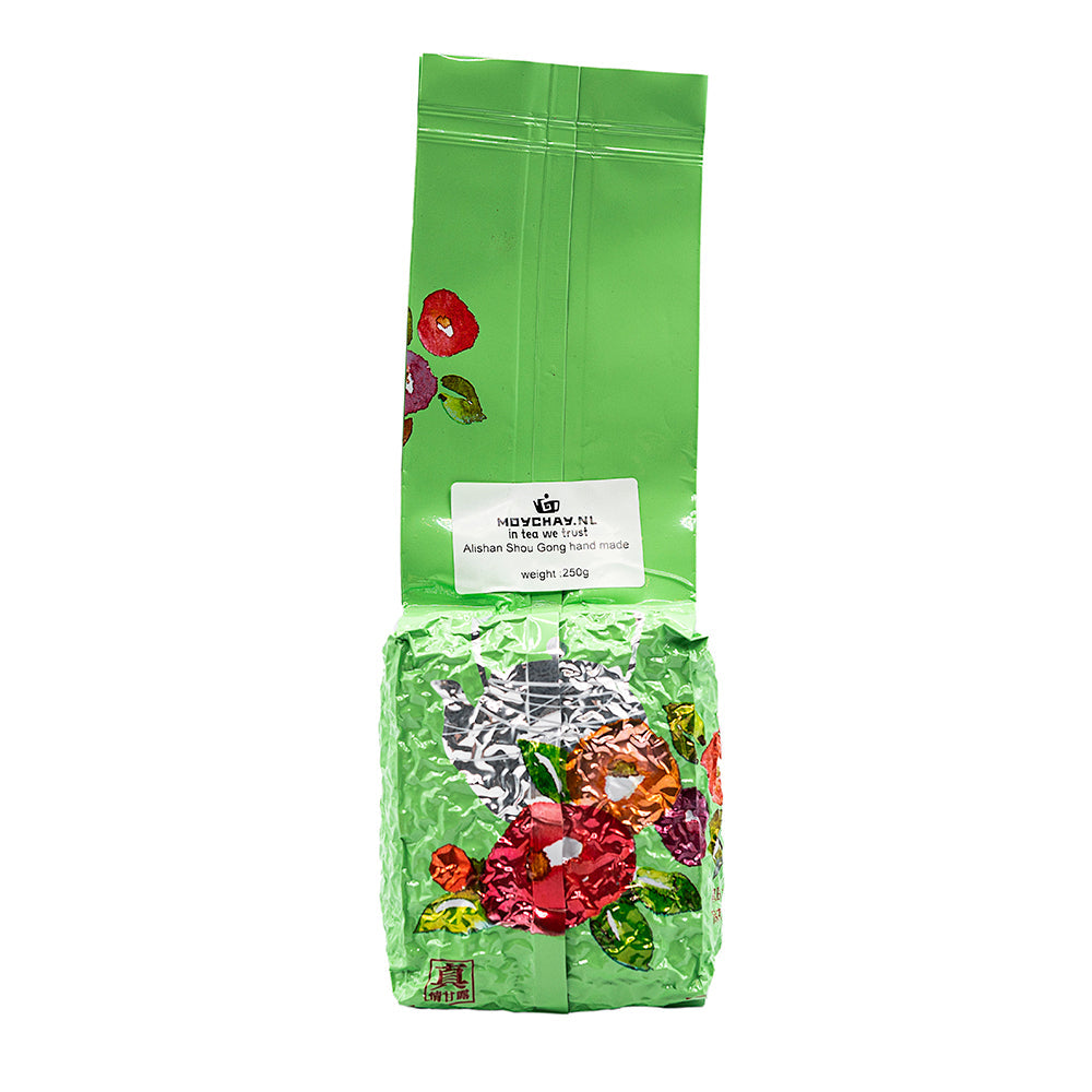 Gaba oolong from Alishan Shou Gong (hand picking)