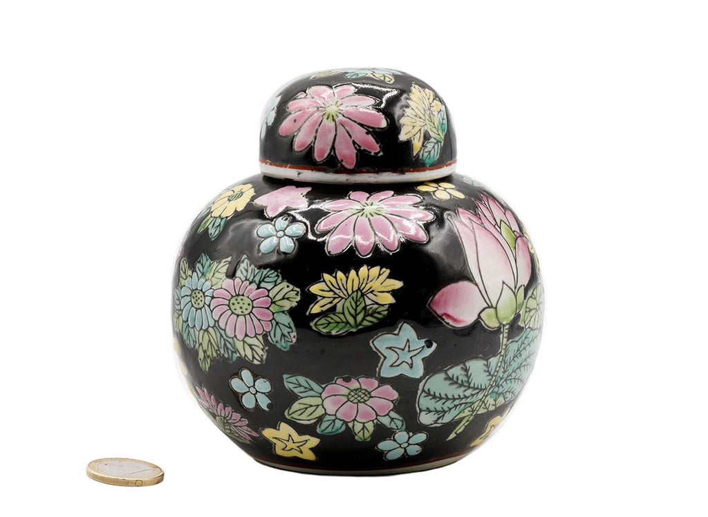 Chinese hand painted porcelain vessel  # 93766