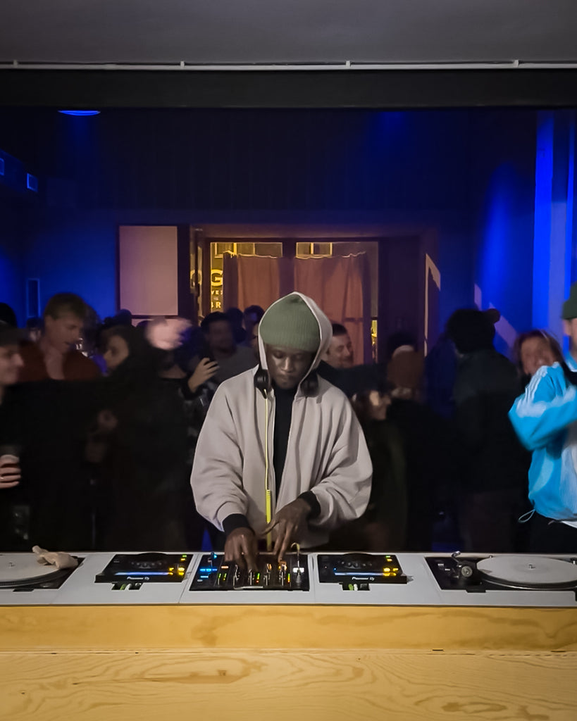 Sábado 11.07 | Tea & Beats: International Sounds con SURUU